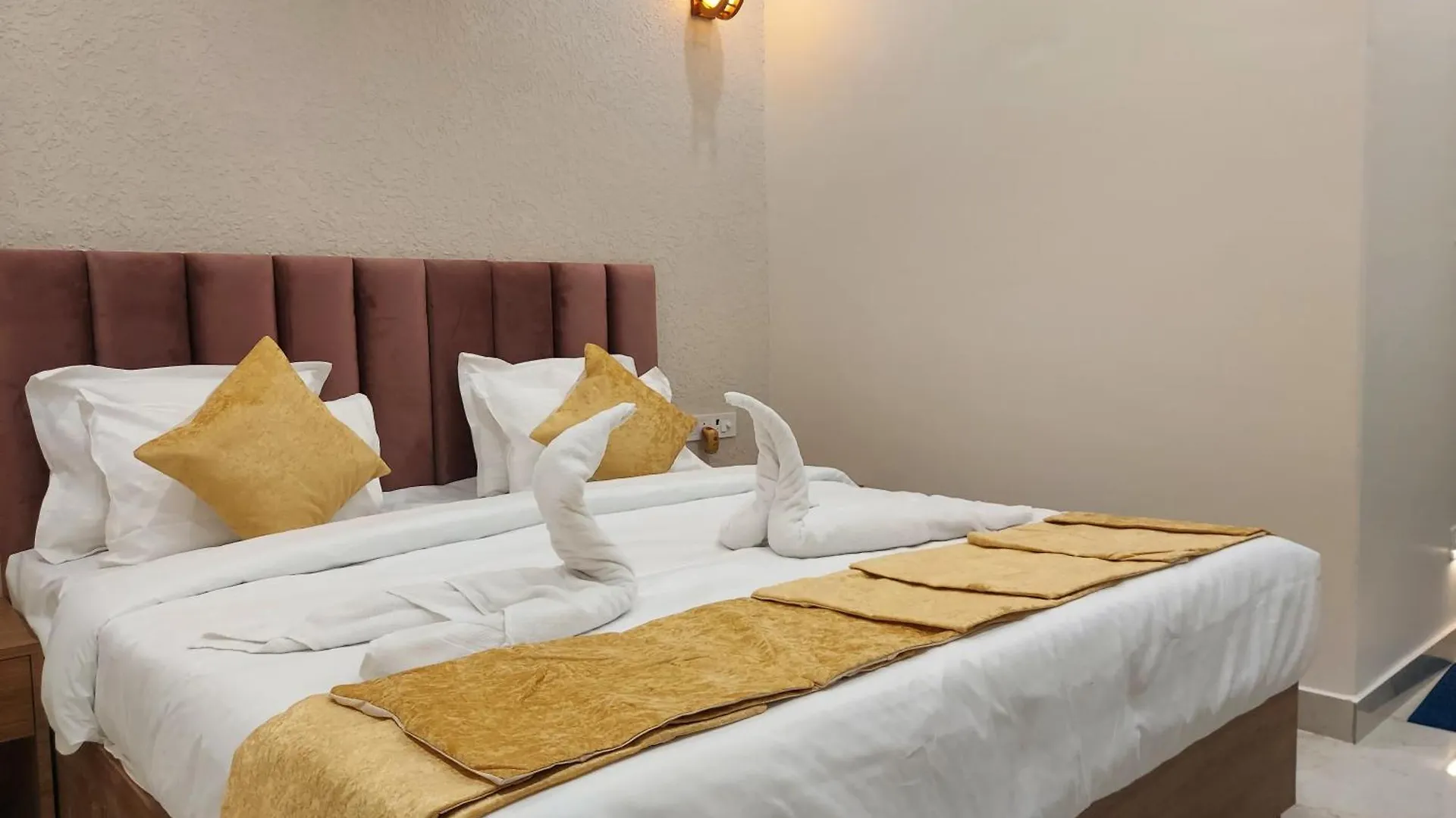 Hotel Satsang Grand Varanasi